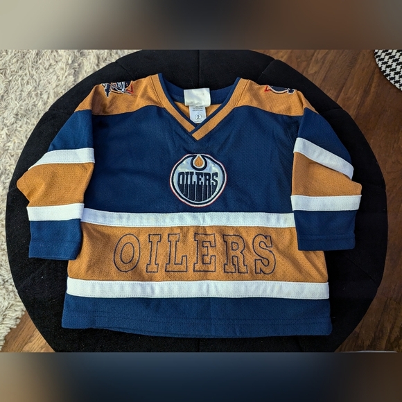 NHL Oilers hockey jersey Size 2T, excellent condition - Picture 1 of 12